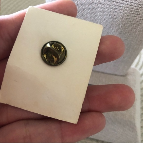 Vintage Footprints 👣 In the sand Pin - Picture 2 of 3